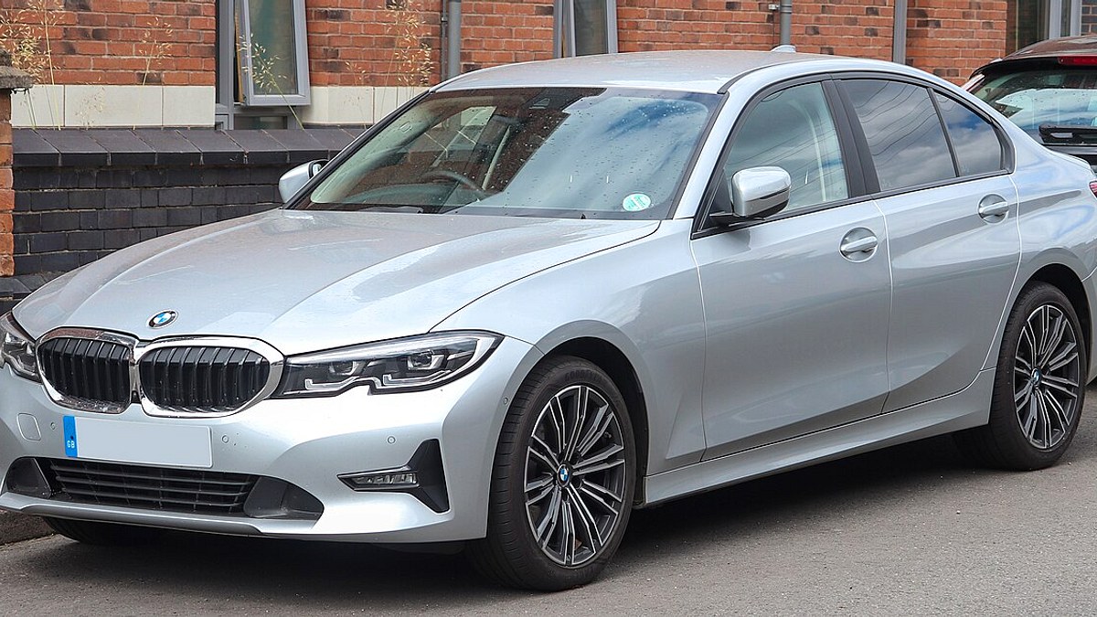 BMW 320i / 520i (G20 / F30) Akü Takviye Cihazı