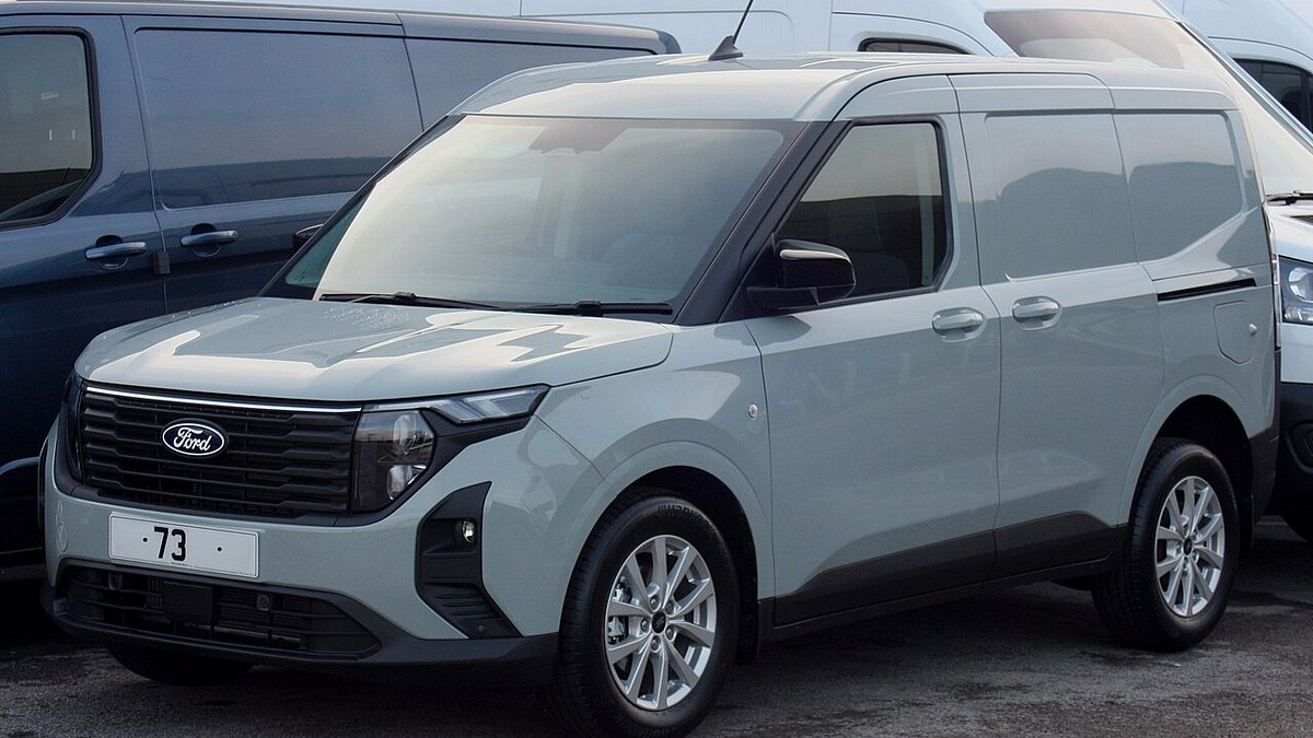 Ford Tourneo Courier & Connect Akü Takviye Cihazı
