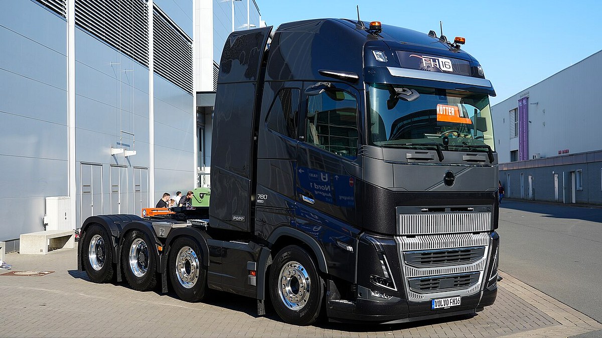 MAN / Volvo TGX 18.470 & Volvo FH 500 Akü Takviye Cihazı